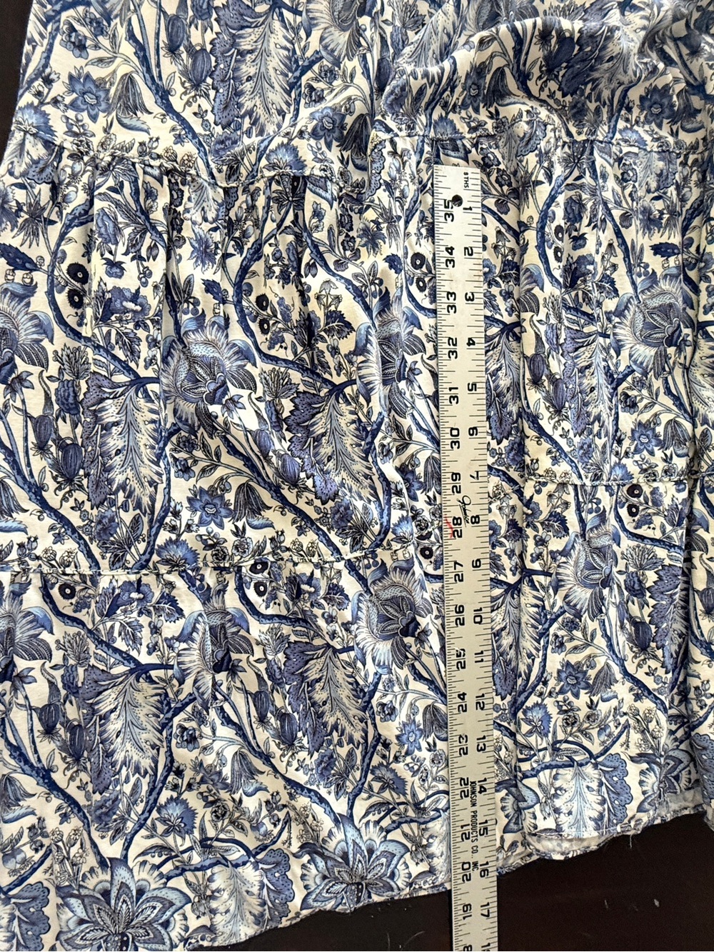 Max Studio Chinoiserie (Asian art)
Floral short sleeve Smocked Maxi Dress
Large - Picture 10 of 11
